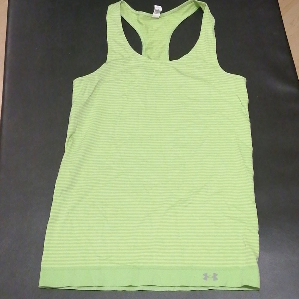 UNDER Armour tank tops